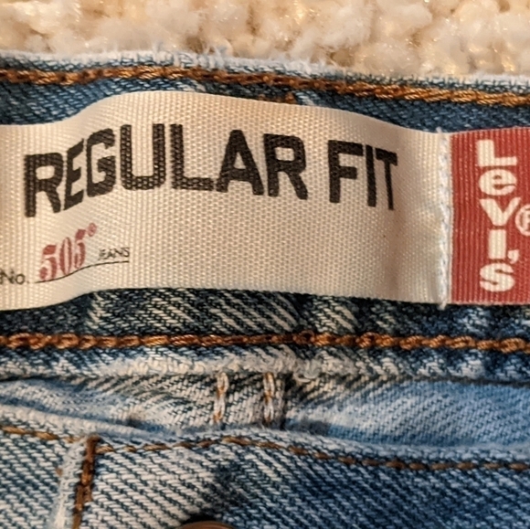 LEVI'S 505 Regular Fit Jeans 36x32 Medium Wash Distressed - Picture 6 of 7